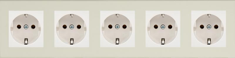 Рамка для розеток и выключателей Lexman Виктория плоская 5 постов цвет белый